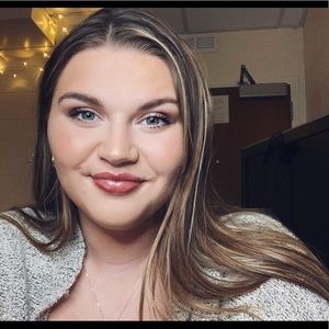 Meet your Posher, Charlotte